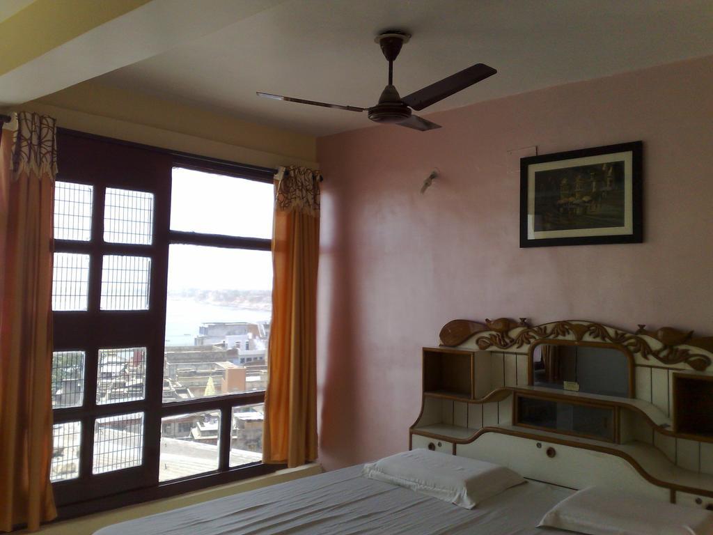 Grg Shanti Guest House Varanasi Near Manikarnika Ghat Quarto foto